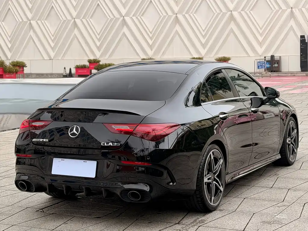 Mercedes-Benz CLA AMG 2024 — фото 6