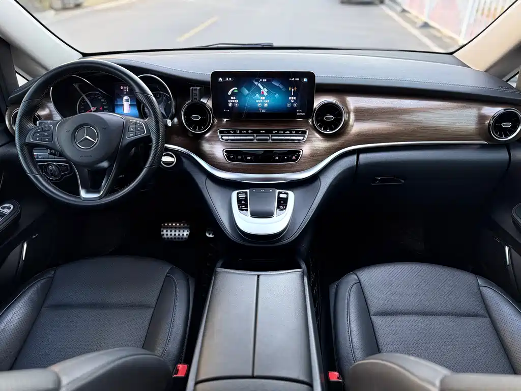 Mercedes-Benz V-Class 2022 — фото 14