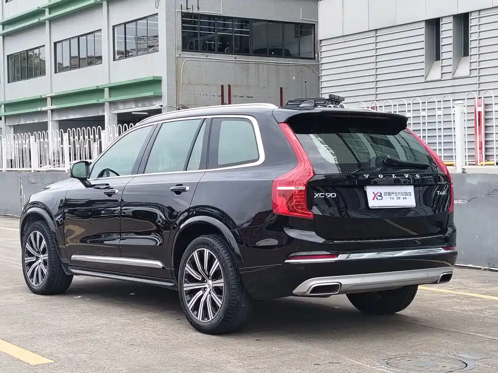 Volvo XC90 2020 — фото 15