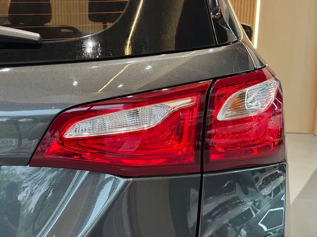 Chevrolet Equinox 2018 — фото 13