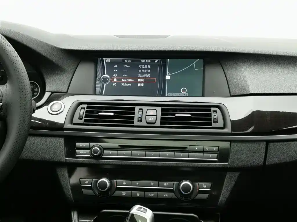 BMW 5 Series 2012 — фото 12