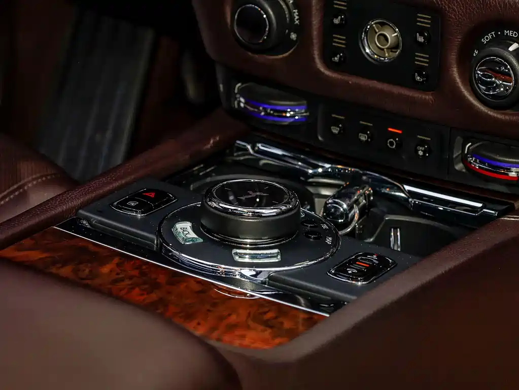 Rolls-Royce Ghost 2016 — фото 12
