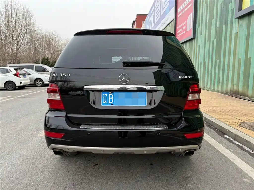 Mercedes-Benz M-Class 2011 — фото 11