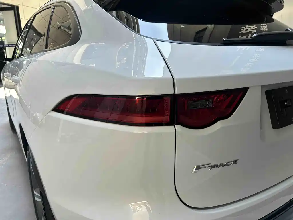 Jaguar F-PACE 2021