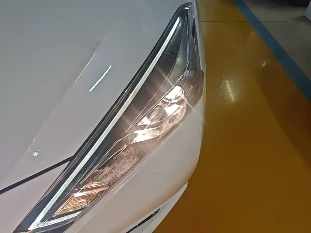 Nissan Bluebird 2019 — фото 24