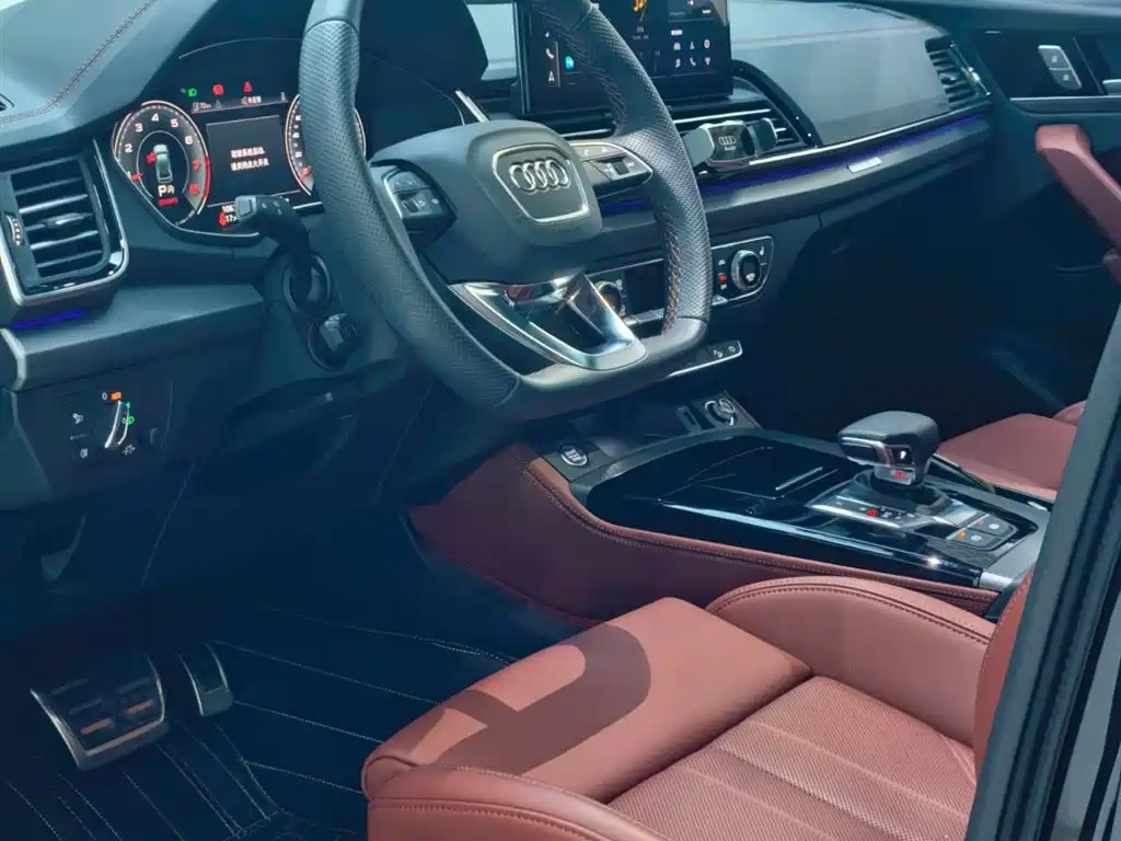 Audi Q5L 2025 — фото 13