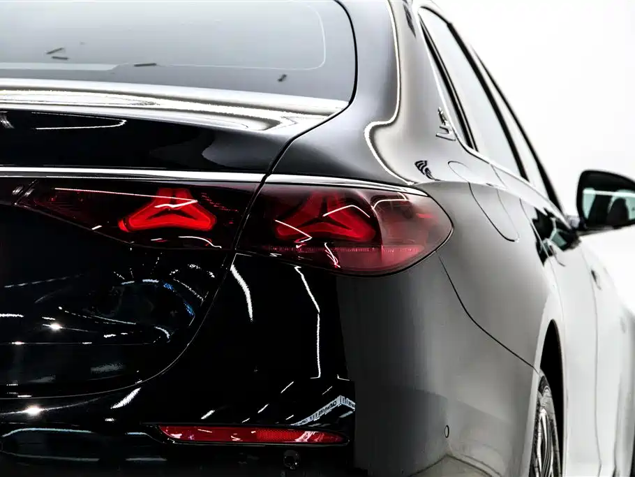 Mercedes-Benz E-Class 2025 — фото 27