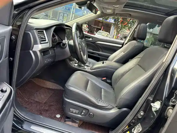 Toyota Highlander 2021