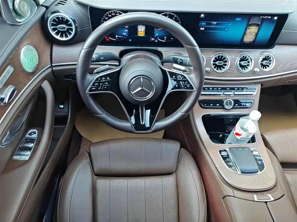Mercedes-Benz E-Class 2022 — фото 17