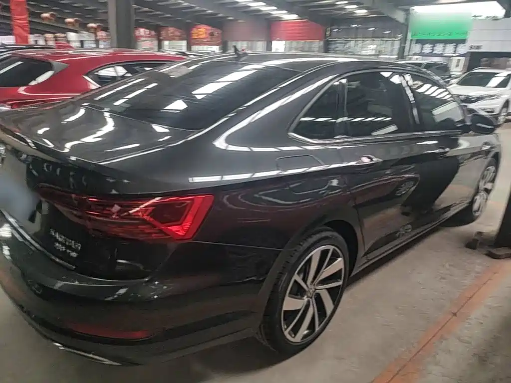 Volkswagen Sagitar 2021