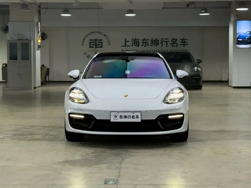Porsche Panamera 2023