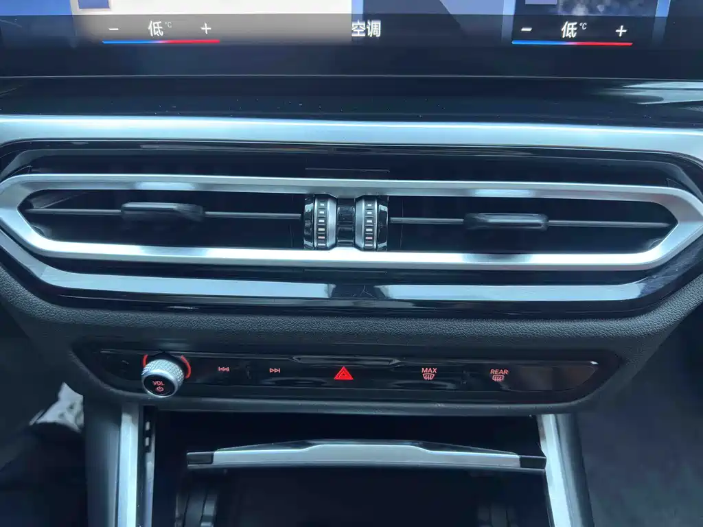 BMW 3 Series 2023 — фото 14