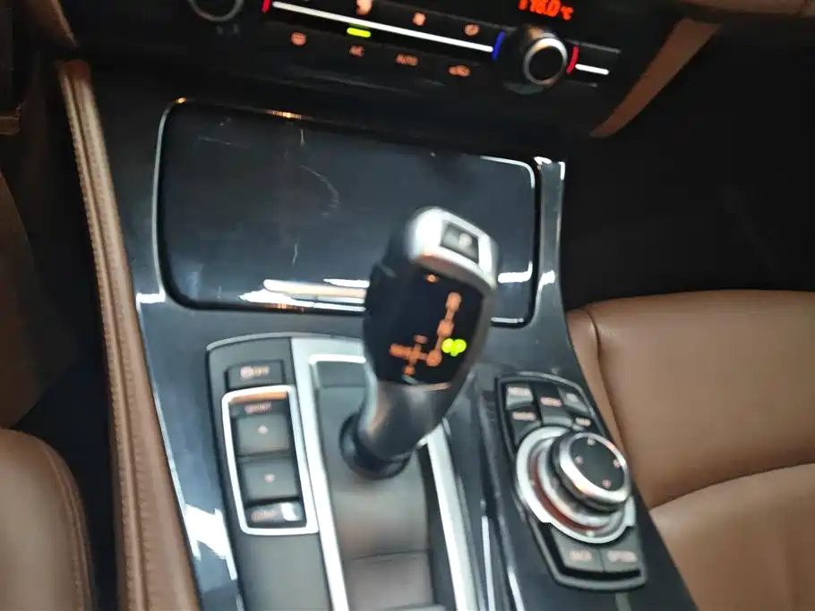 BMW 5 Series 2014 — фото 16
