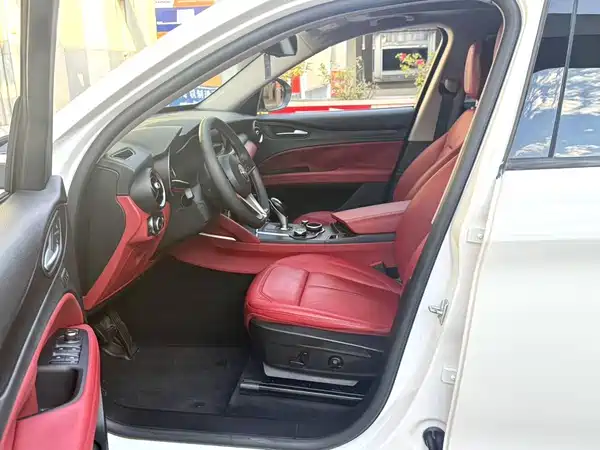 Alfa Romeo Stelvio 2019