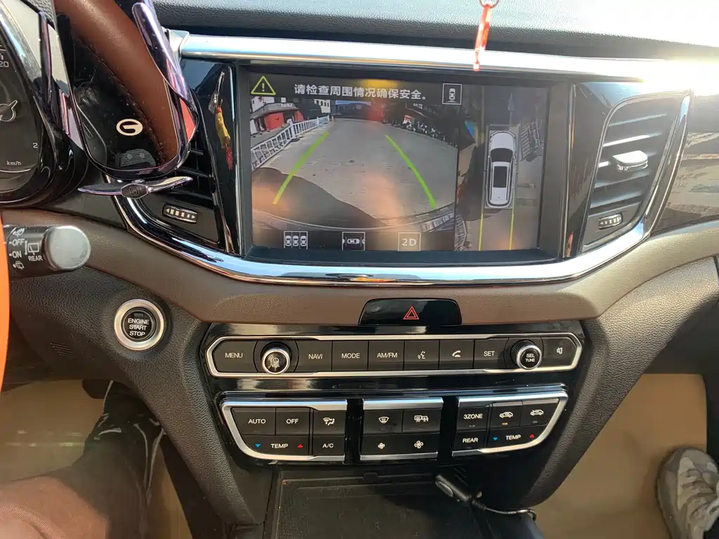 GAC Trumpchi GS8 2017 — фото 18