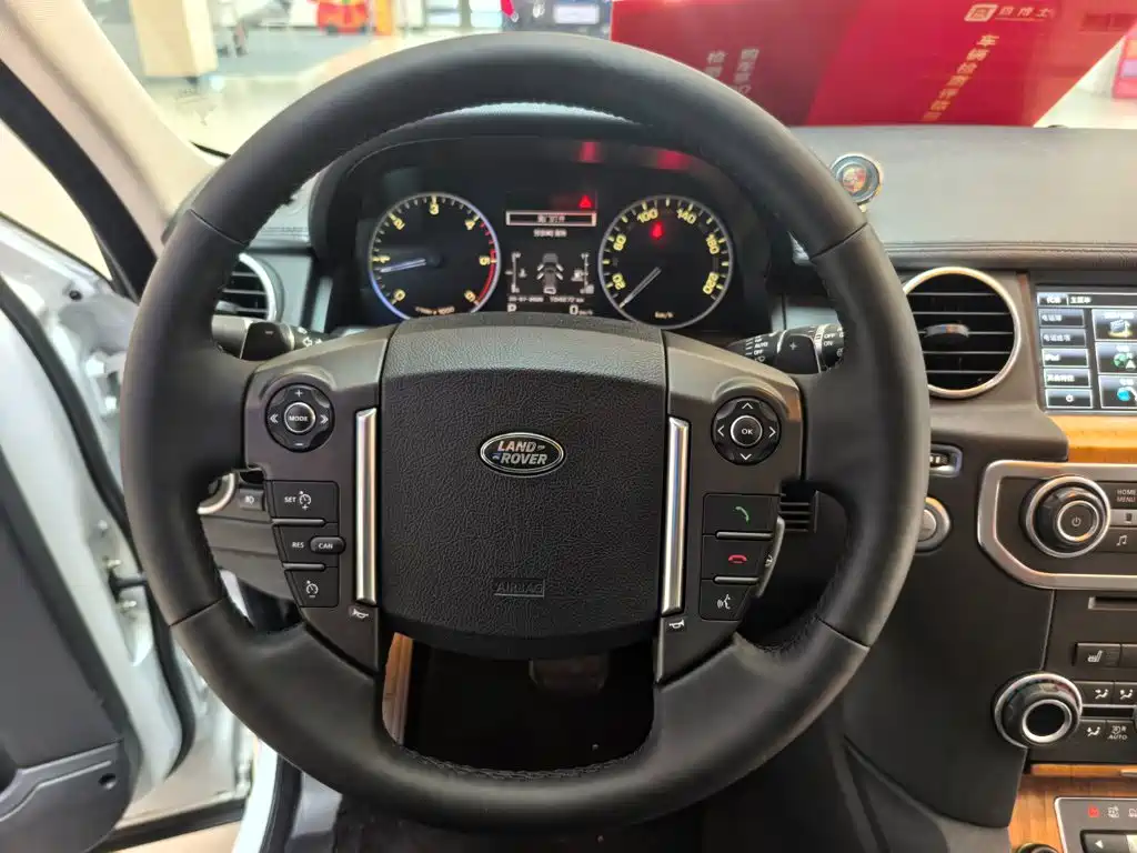 Land Rover Discovery 2014 — фото 13