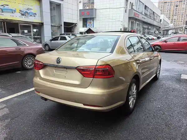 Volkswagen Lavida 2013