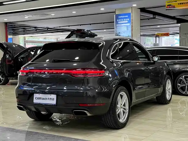 Porsche Macan 2021
