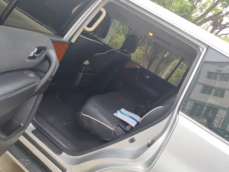 Nissan Patrol 2019 — фото 11