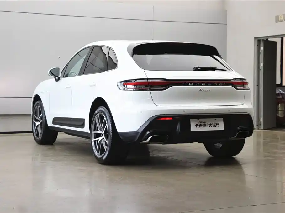 Porsche Macan 2022 — фото 31