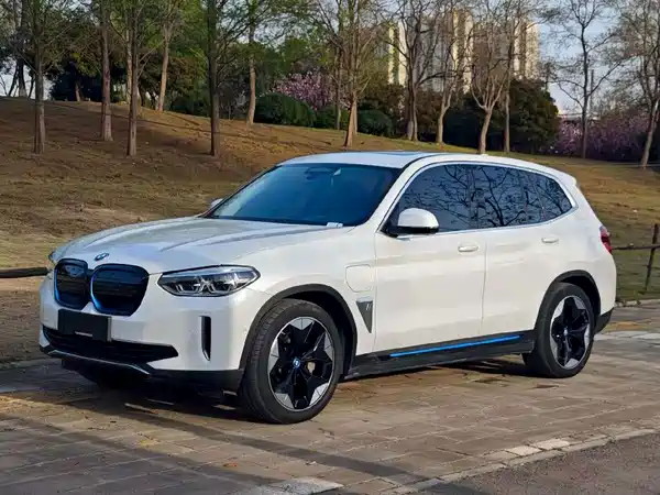 BMW iX3 2021