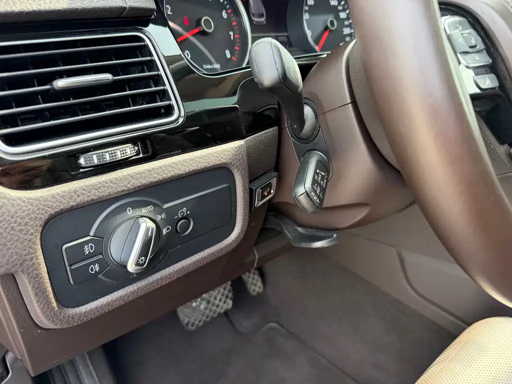 Volkswagen Touareg 2017 — фото 13