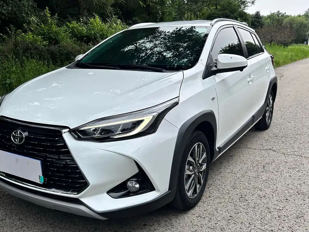 Toyota Yaris L 2023