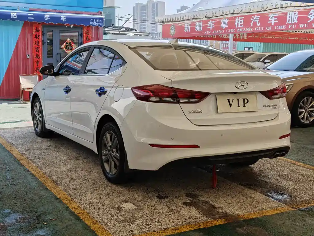 Hyundai Elantra 2018 — фото 7