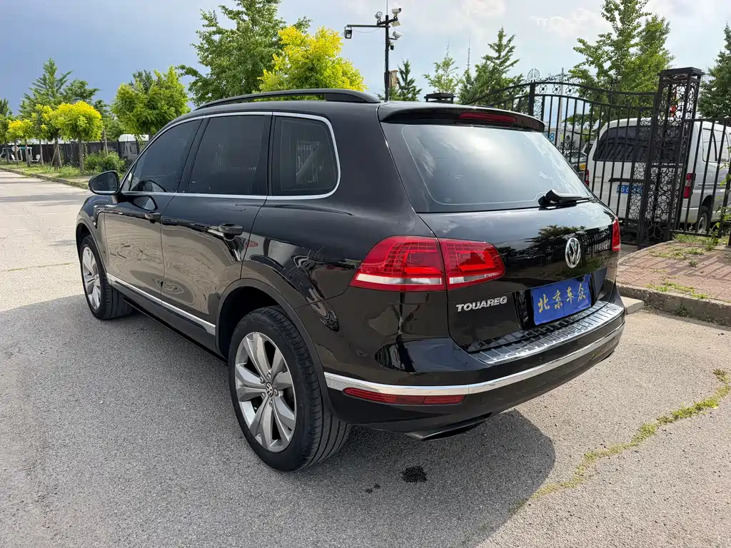 Volkswagen Touareg 2017 — фото 6