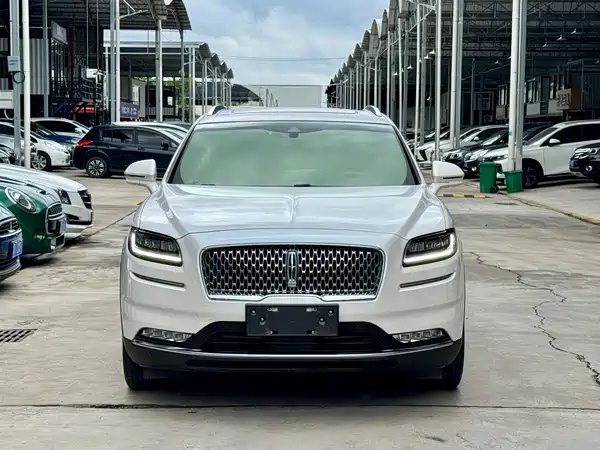 Lincoln Nautilus 2021