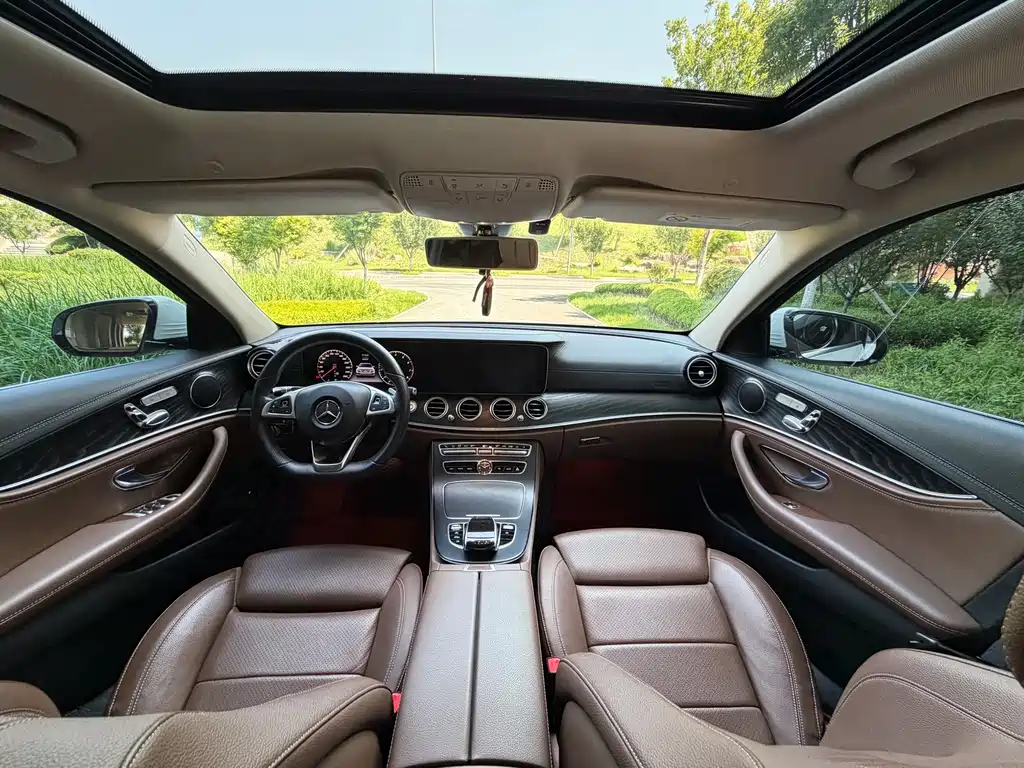 Mercedes-Benz E-Class 2018 — фото 11