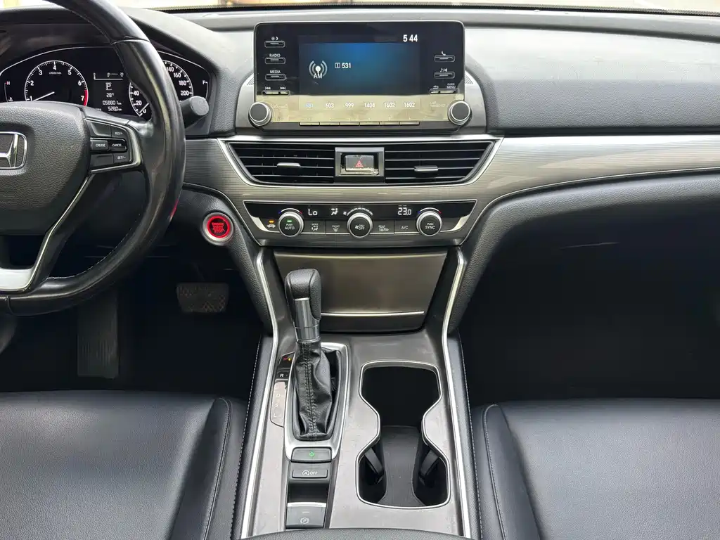 Honda Accord 2021 — фото 17