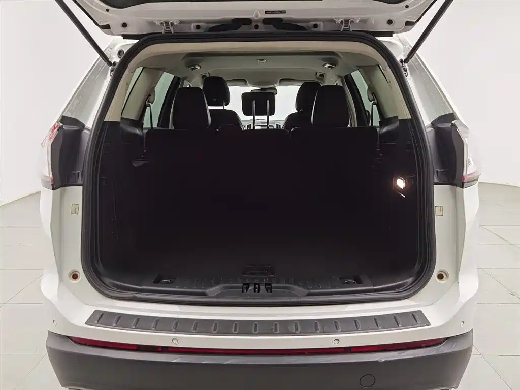 Ford Edge 2017 — фото 16