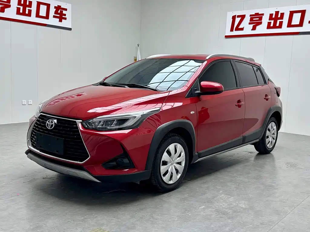 Toyota Yaris L 2021 — фото 1