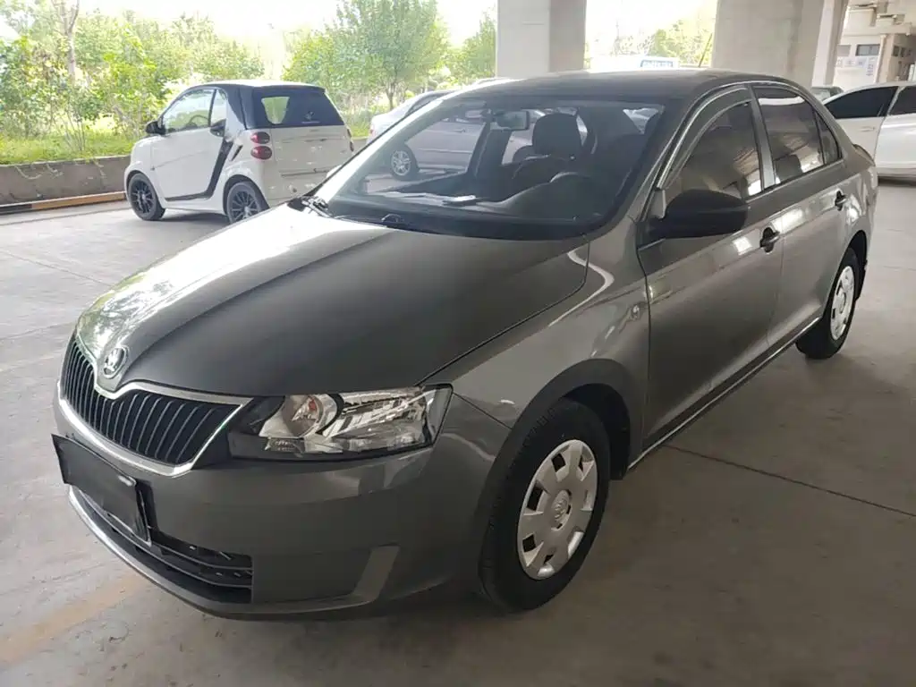 Skoda Rapid 2015 — фото 2