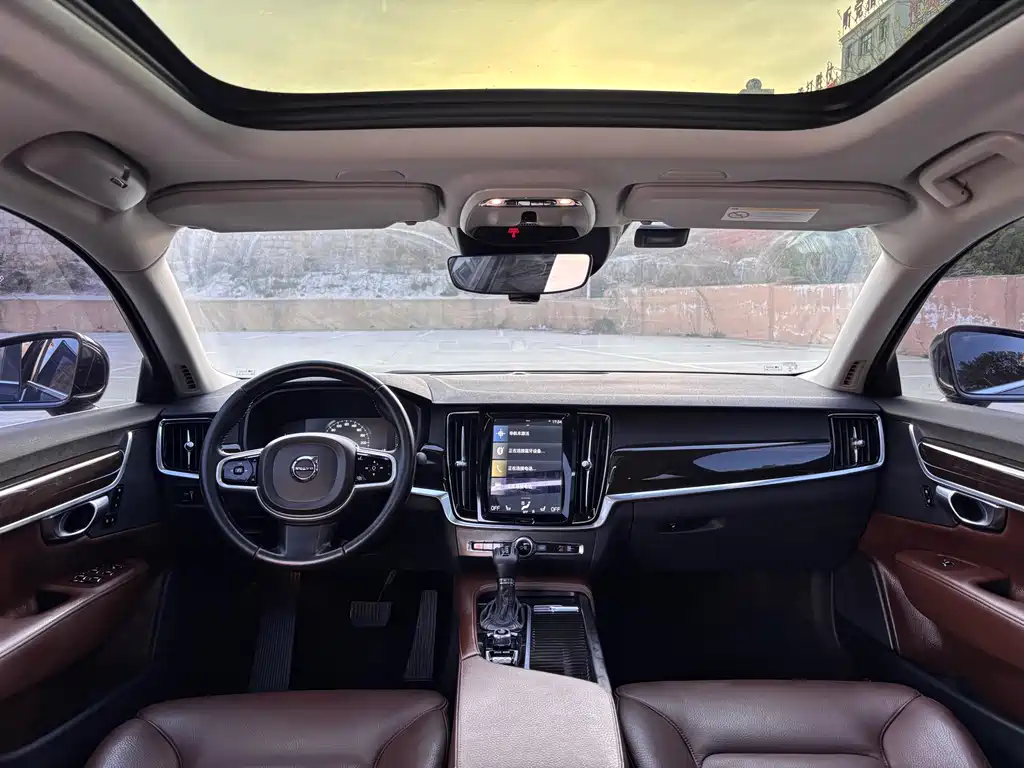 Volvo S90 2017 — фото 20