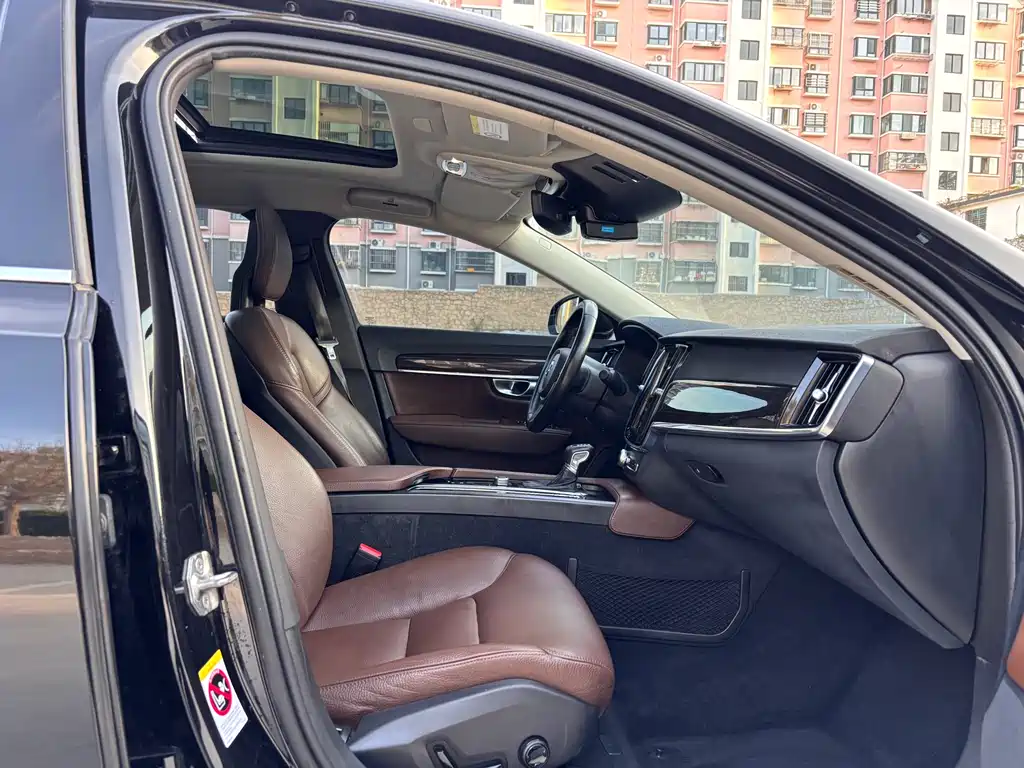 Volvo S90 2017 — фото 13
