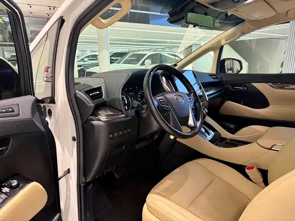 Toyota Alphard 2021
