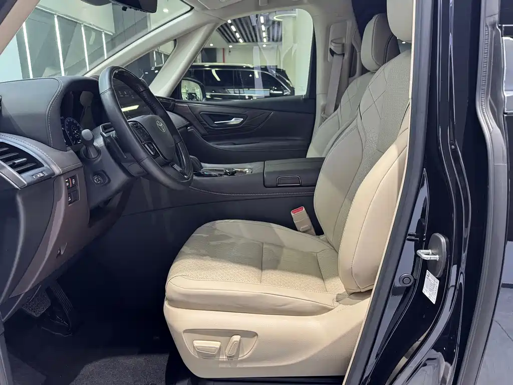 Toyota Alphard 2025 — фото 12