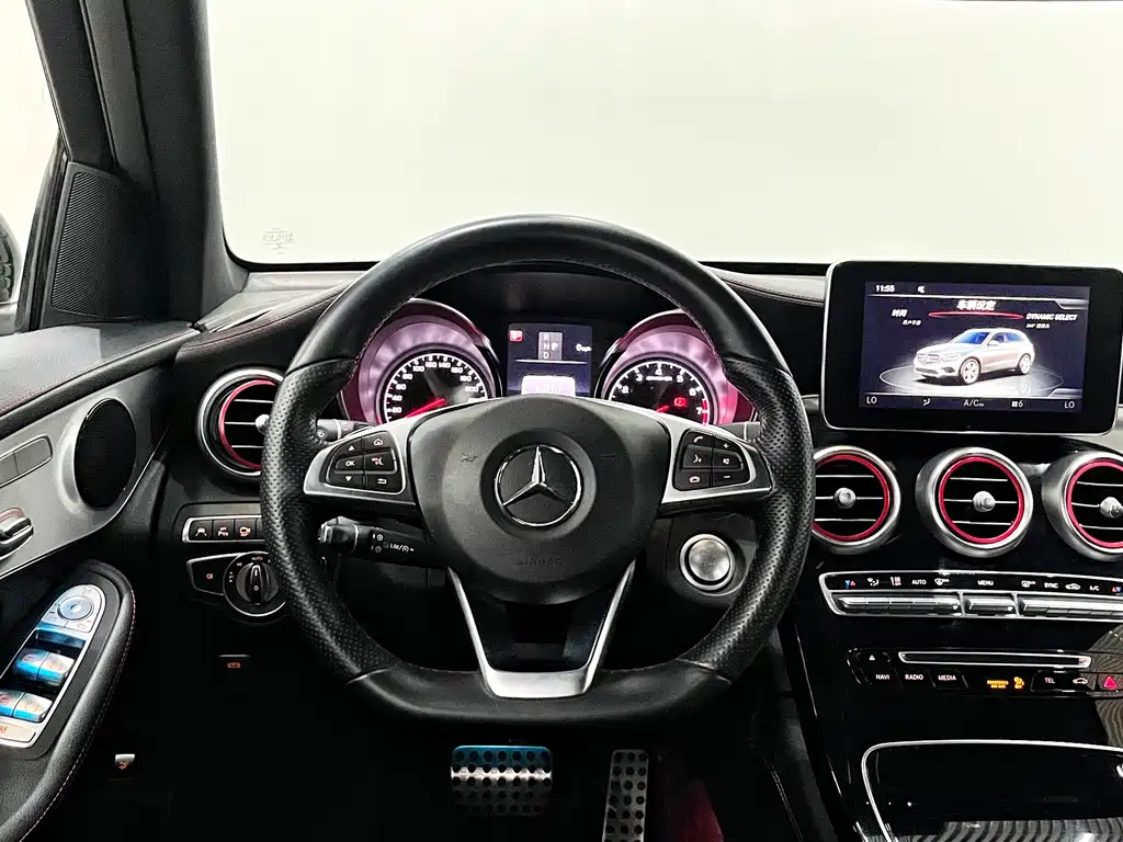 Mercedes-Benz GLC AMG 2018 — фото 12