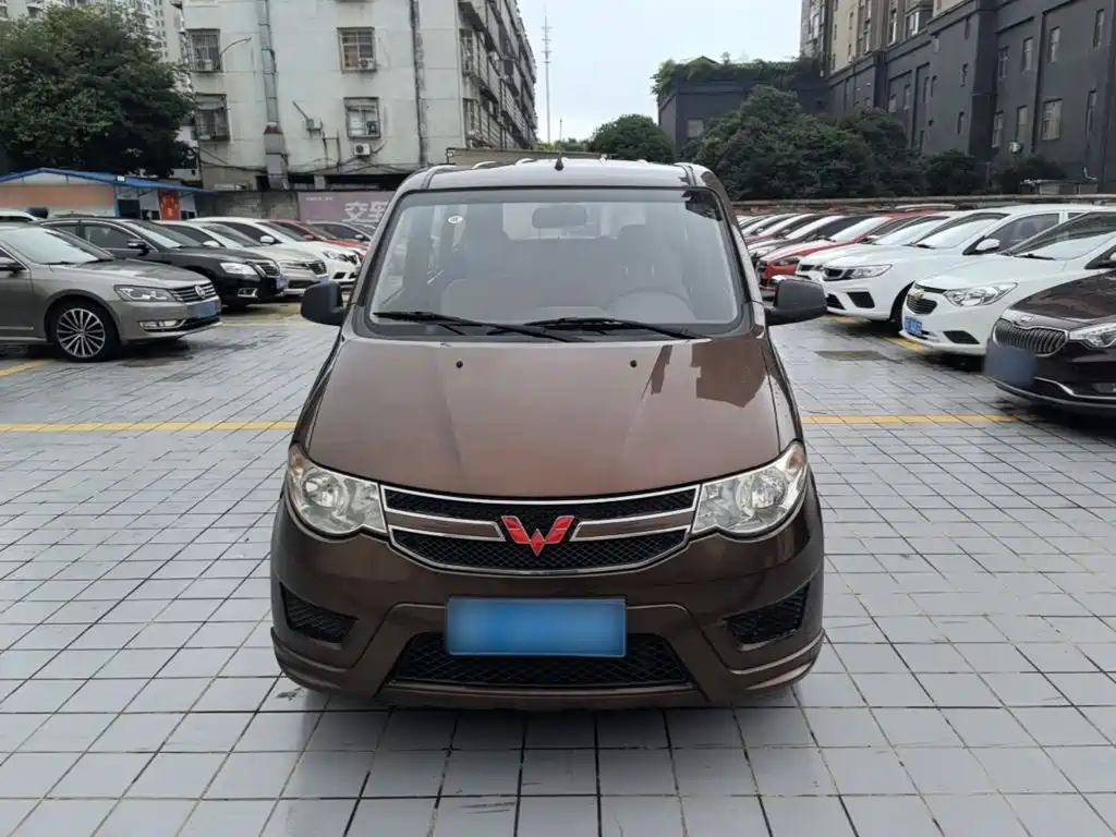 Wuling Hongguang 2015