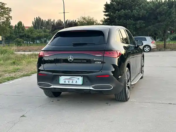 Mercedes-Benz EQE SUV 2026