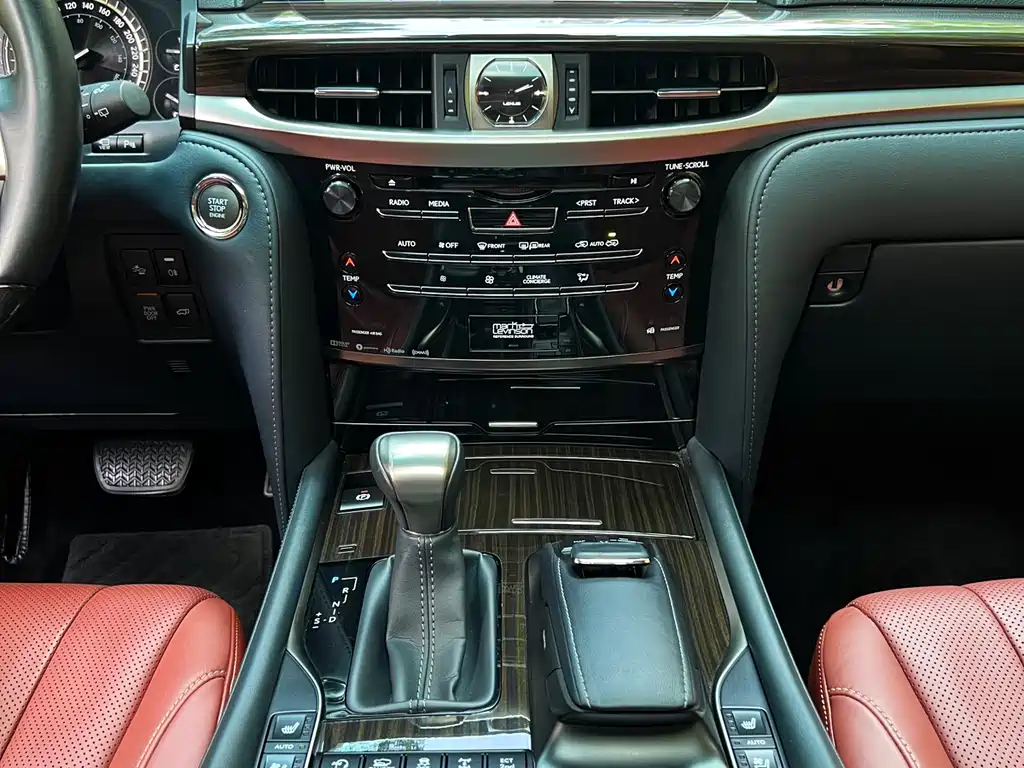 Lexus LX 2019