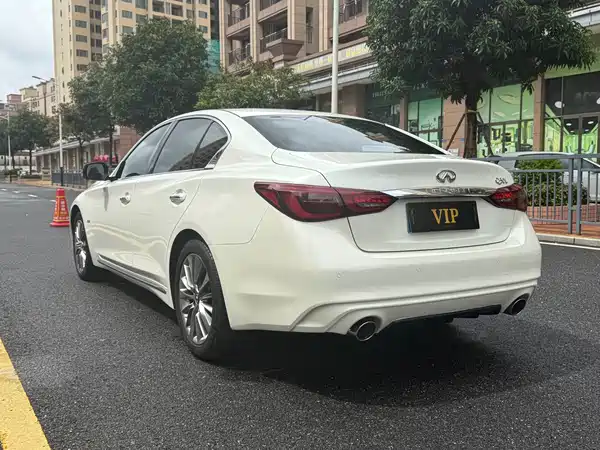 Infiniti Q50L 2018