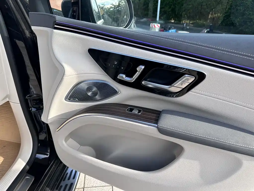 Mercedes-Benz EQS SUV 2026 — фото 16