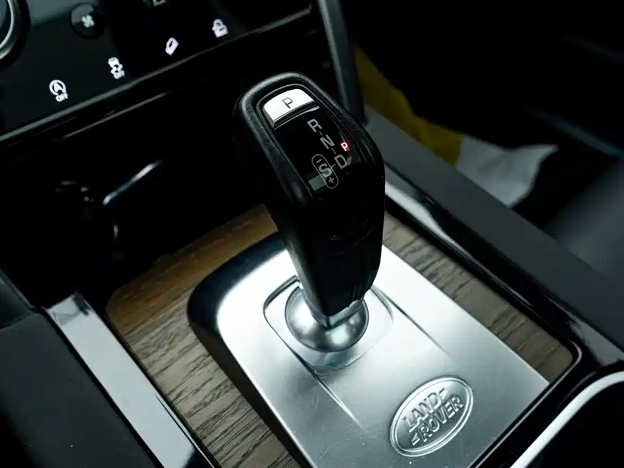 Land Rover Discovery Sport 2023 — фото 26