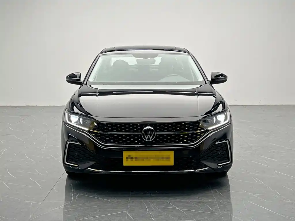 Volkswagen Passat 2023