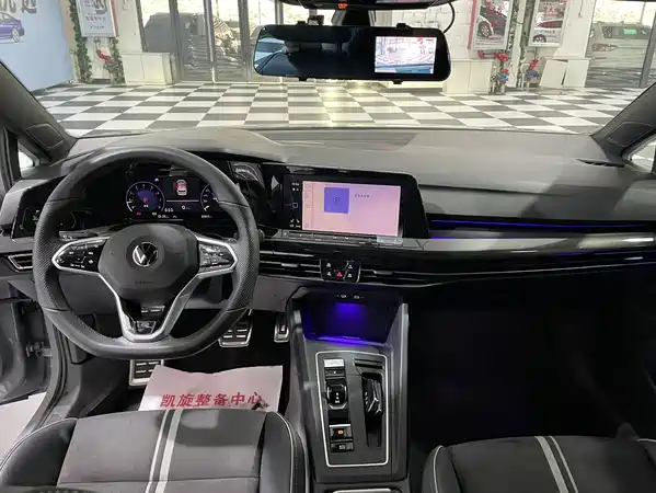 Volkswagen Golf 2023