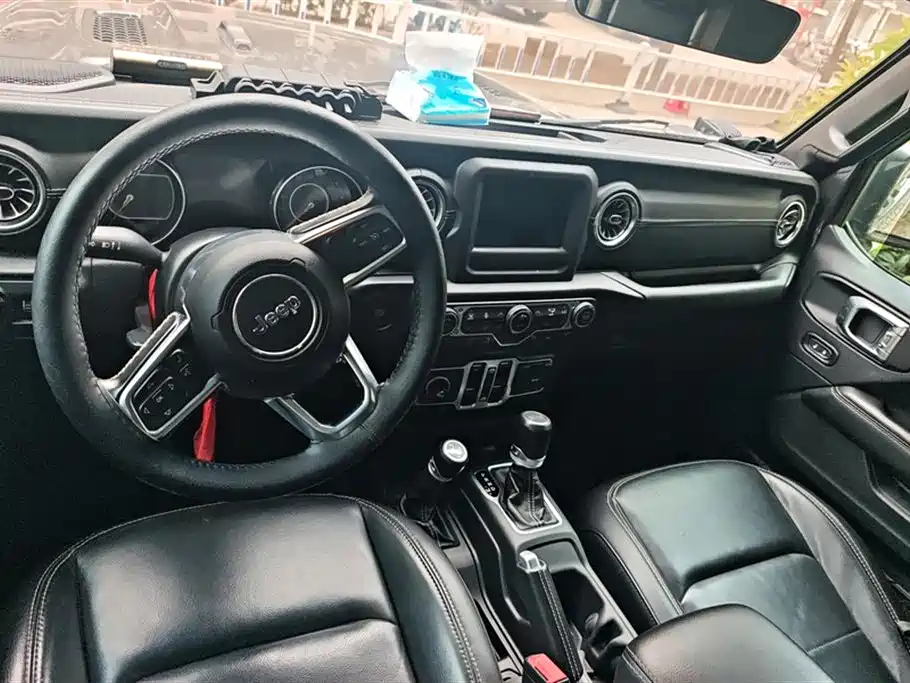 Jeep Wrangler 2021 — фото 12