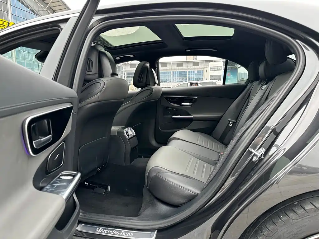 Mercedes-Benz C-Class 2022 — фото 30